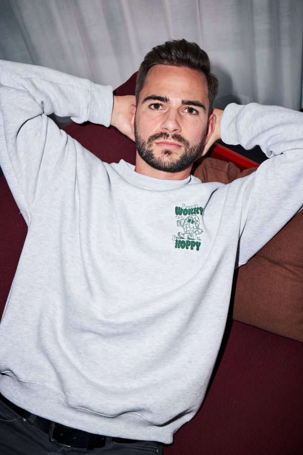 Be Hoppy Sweater grau Online – Bild 4